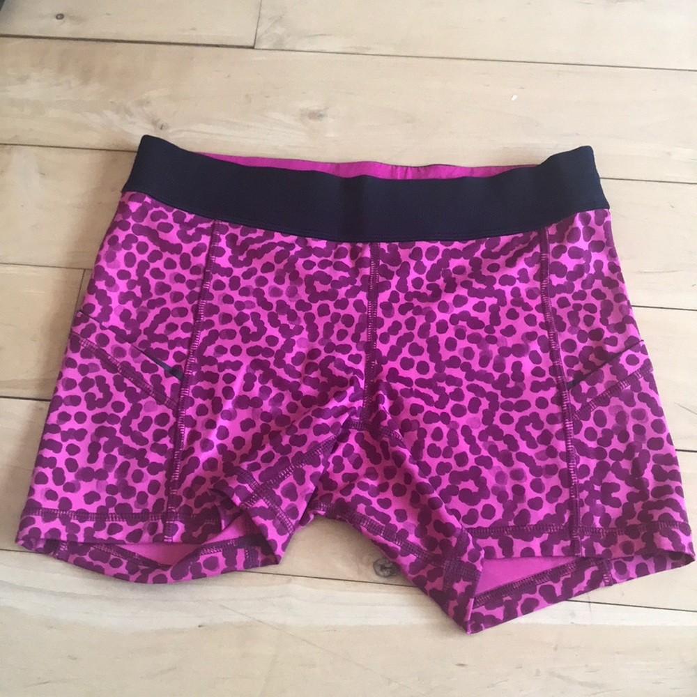 Lululemon What the Sport Shorts, size 6 - Picture 1 of 3